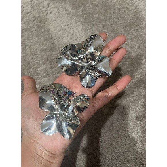 Big Silver stud earrings huge statement bold large abstract petal chunky shiny - Picture 4 of 5